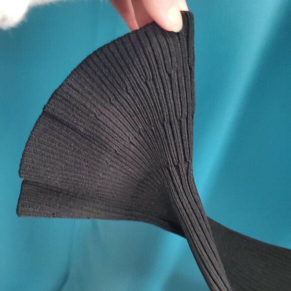 🖤Michael Kors XL Ribbed Lace-Up Black & Gold Sweater Dress - Bell Sleeves 🖤 - Picture 6 of 7